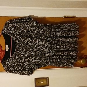 Woman's Top- Perseption Concept. Size XL. Black with ivory flowers 23 inch long.